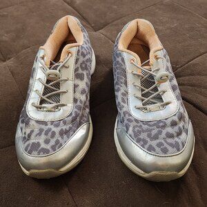 Vionic 335 Neptune 9003 Sneakers - Grey Leopard Print - Women's Size 10